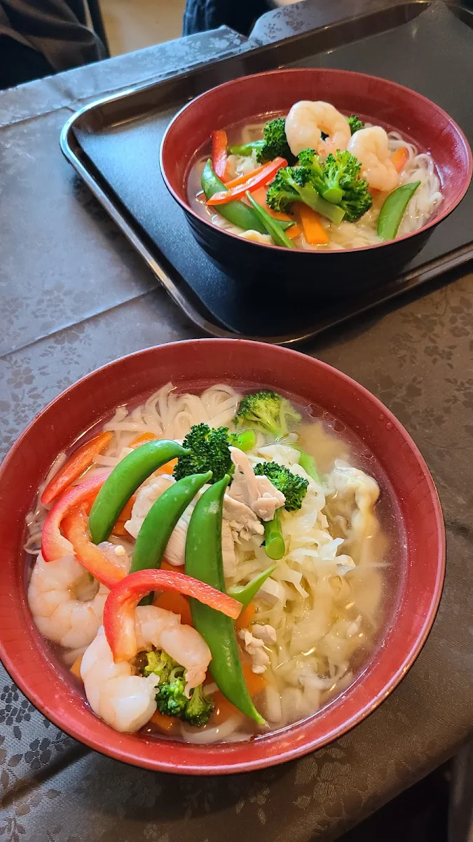 Wor Wonton Noodle Soup 窩雲吞湯粉 7 pcs